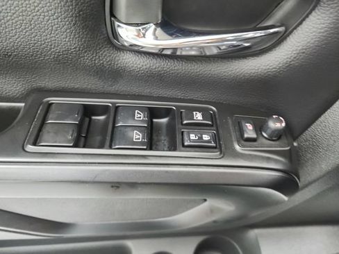 Used 2024 Nissan Titan PRO-4X w/ Pro-4x Convenience Package AWD/4WD image 33