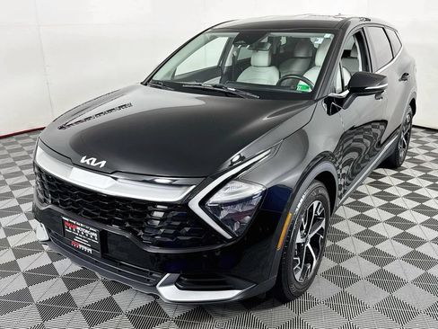 Used 2023 Kia Sportage EX FWD image 3