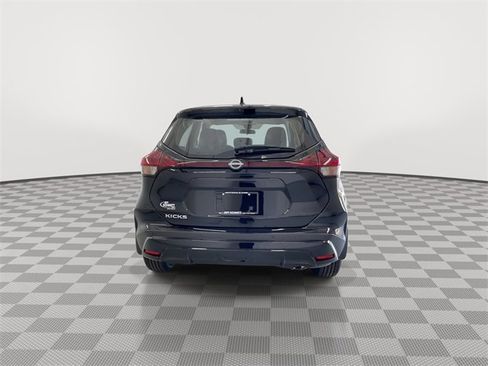 Certified 2025 Nissan Kicks Play S image 10