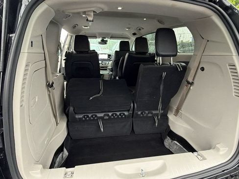 Used 2024 Chrysler Pacifica Limited FWD image 14