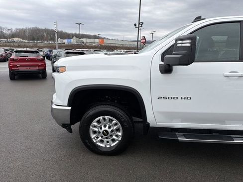 Used 2025 Chevrolet Silverado 2500 LT w/ Convenience Package AWD/4WD image 12