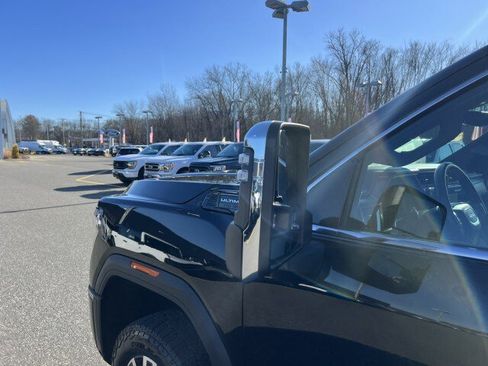 Used 2024 GMC Sierra 3500 Denali Ultimate image 27