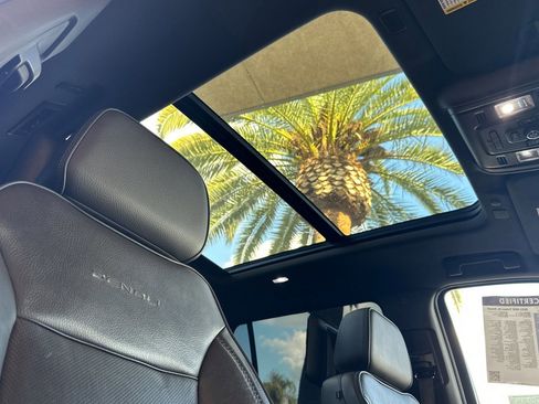 Certified 2021 GMC Yukon XL Denali image 20