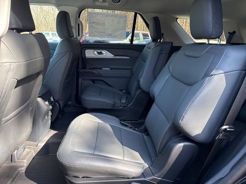 New 2026 Ford Explorer Active w/ Active Comfort Package AWD/4WD image 32