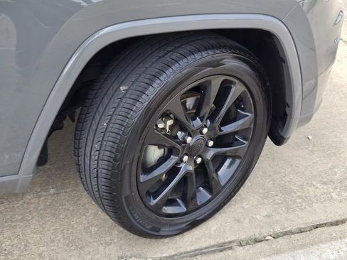 Used 2020 Jeep Grand Cherokee Altitude RWD image 6