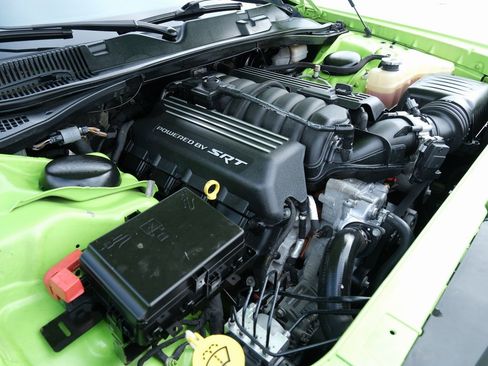 Used 2015 Dodge Challenger R/T Scat Pack w/ Leather Interior Group image 32