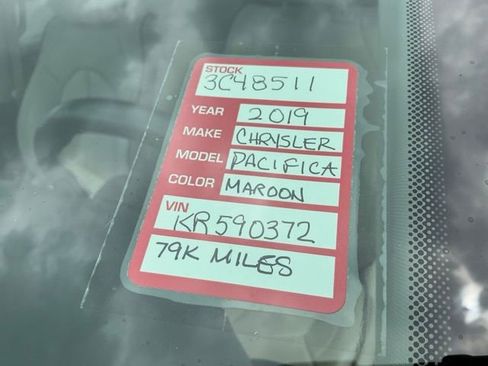 Used 2019 Chrysler Pacifica Limited FWD image 40