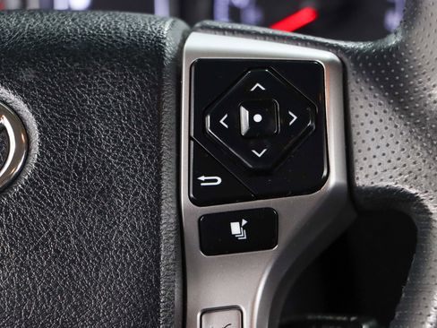 Used 2021 Toyota 4Runner SR5 AWD/4WD image 15