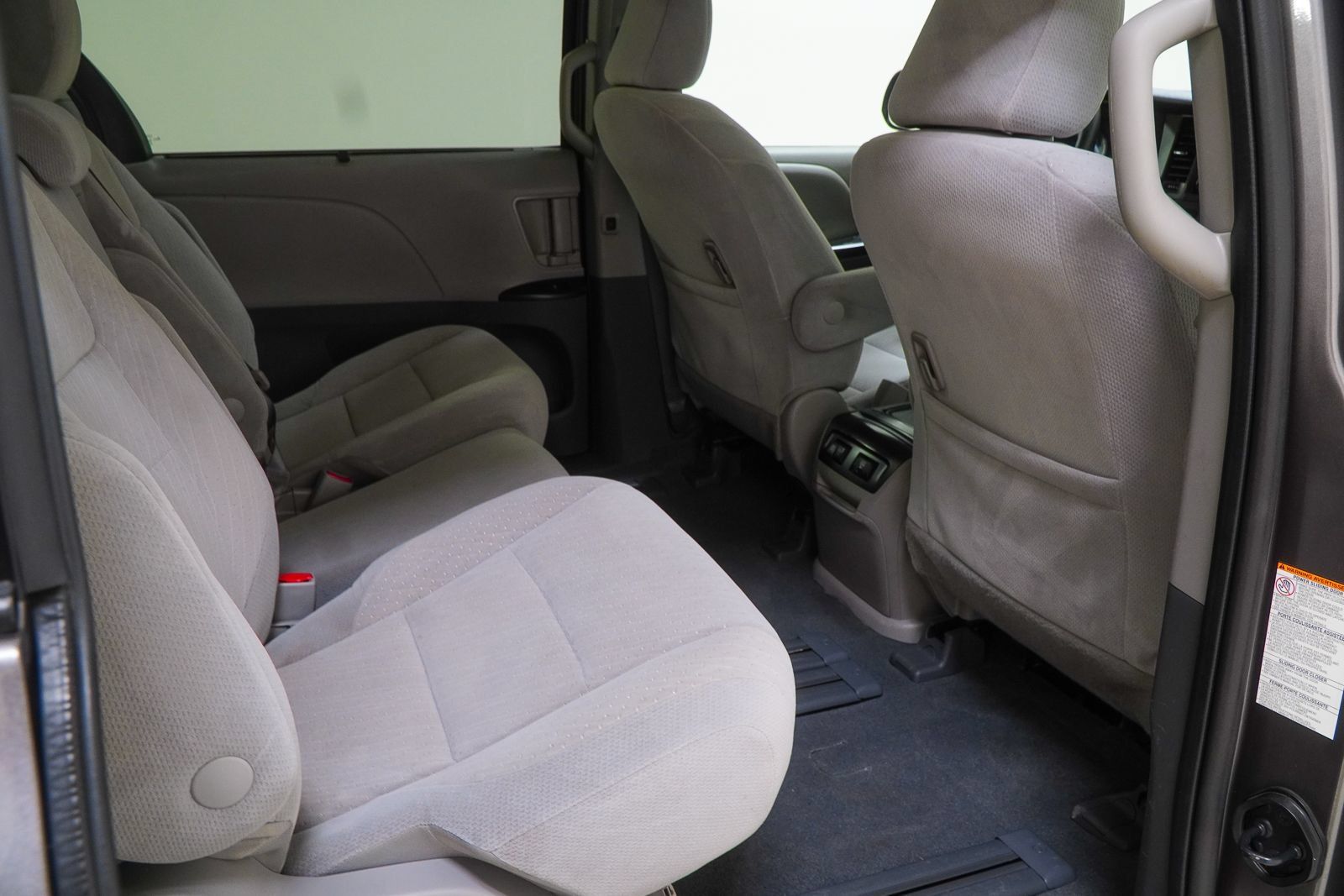 Used 2020 Toyota Sienna LE FWD image 43