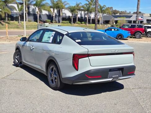 New 2026 Kia K4 FWD image 10