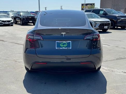 Used 2025 Tesla Model Y Long Range RWD image 3