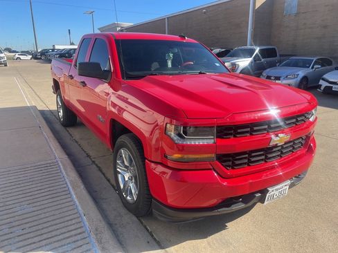 Used 2018 Chevrolet Silverado 1500 Custom w/ Texas Edition image 9
