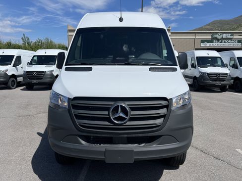 New 2025 Mercedes-Benz Sprinter 2500 image 4