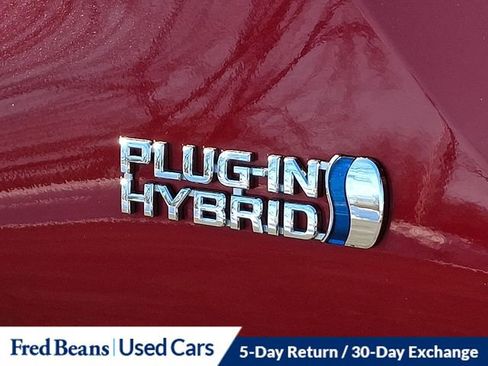 Used 2017 Toyota Prius Prime Advanced image 32