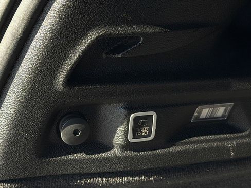 Used 2021 Jeep Grand Cherokee L Summit w/ Advanced Protech Group IV image 29