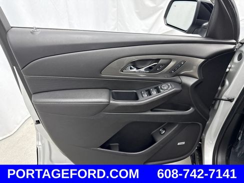 Used 2022 Chevrolet Traverse Premier w/ Redline Edition AWD/4WD image 12