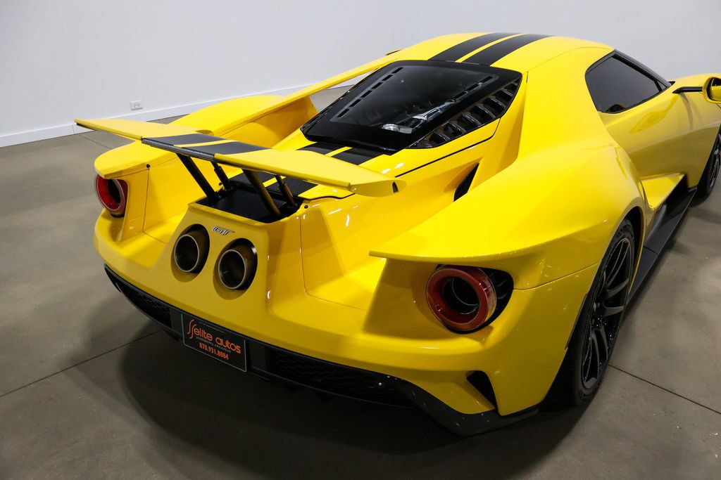Used 2020 Ford GT Carbon Series RWD image 90