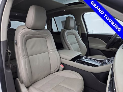 Used 2021 Lincoln Aviator Grand Touring w/ Elements Package Plus image 17
