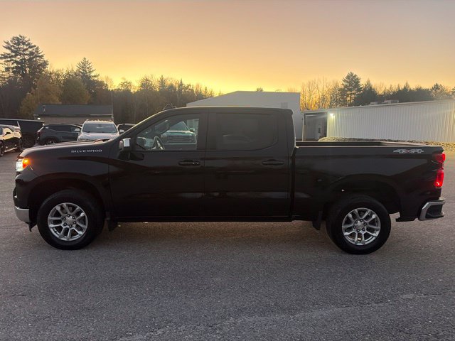 Used 2024 Chevrolet Silverado 1500 LT AWD/4WD image 3