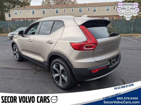 Certified 2023 Volvo XC40 B5 Plus image 5