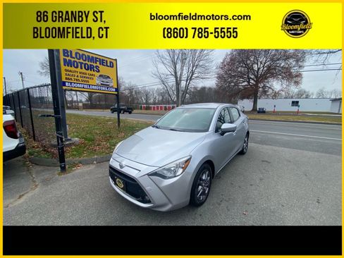 Used 2019 Toyota Yaris LE image 1