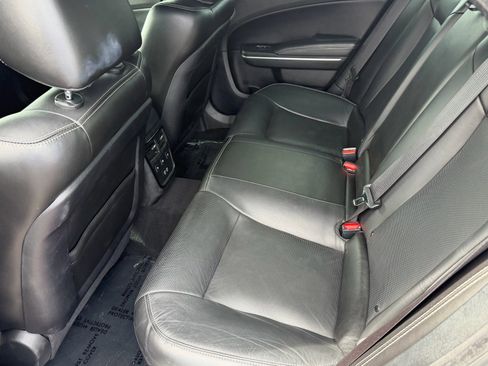 Used 2022 Chrysler 300 S w/ Comfort Group RWD image 19
