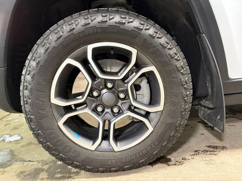 Used 2023 Jeep Grand Cherokee Trailhawk AWD/4WD image 31