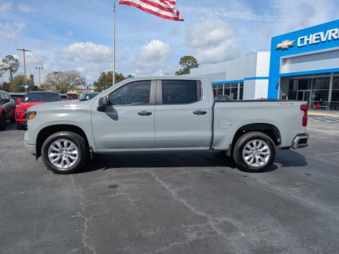 Used 2025 Chevrolet Silverado 1500 Custom image 25