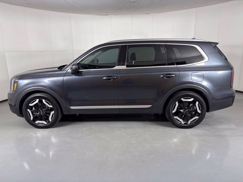 Used 2024 Kia Telluride EX FWD image 5