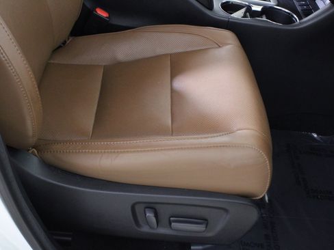 Used 2017 Toyota Highlander Limited image 19