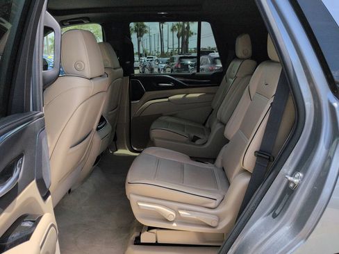 Used 2024 Cadillac Escalade Premium Luxury RWD image 14