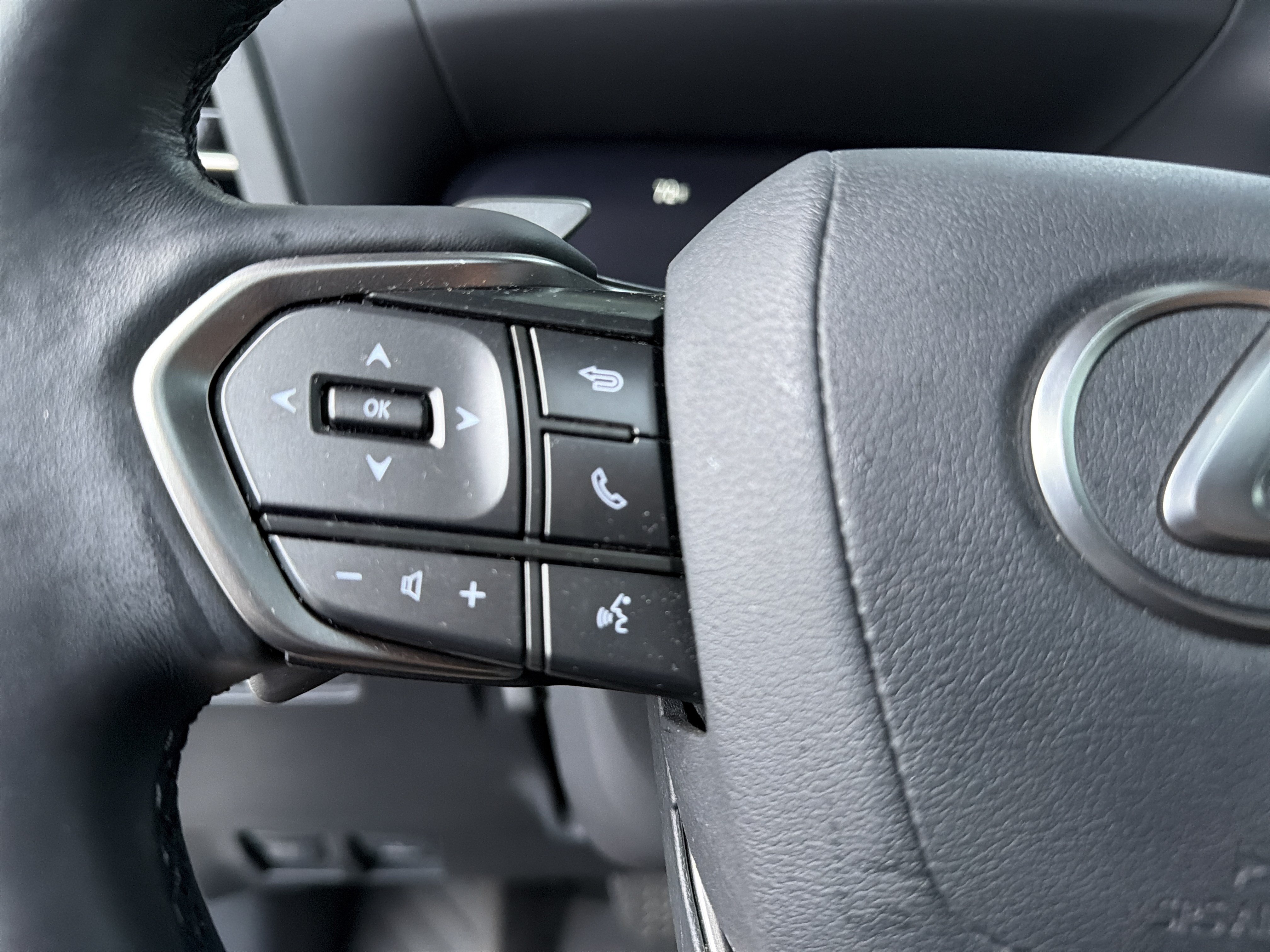 Used 2025 Lexus GX 550 w/ Cold Area Package AWD/4WD image 19