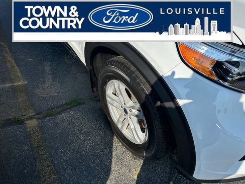 Used 2021 Ford Explorer XLT w/ Class III Trailer Tow Package AWD/4WD image 5