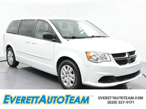 Used 2017 Dodge Grand Caravan SE FWD image 1