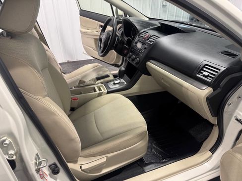Used 2014 Subaru Crosstrek 2.0i Premium image 8