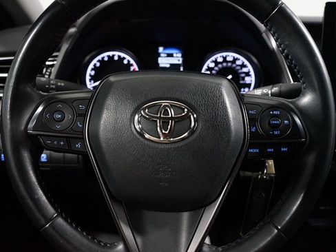 Used 2022 Toyota Camry SE FWD image 12