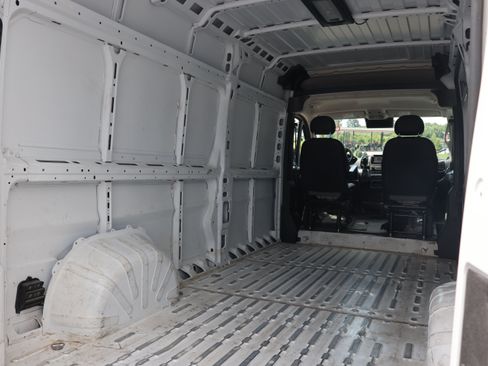 Used 2024 RAM ProMaster 2500 w/ Convenience Group FWD image 16