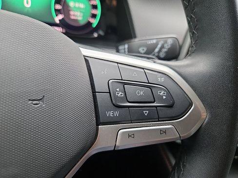 Used 2025 Volkswagen Atlas Peak Edition SE AWD/4WD image 21