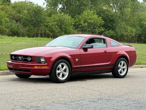 Used 2009 Ford Mustang Premium RWD image 40