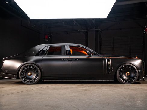 Used 2024 Rolls-Royce Phantom Sedan RWD image 18