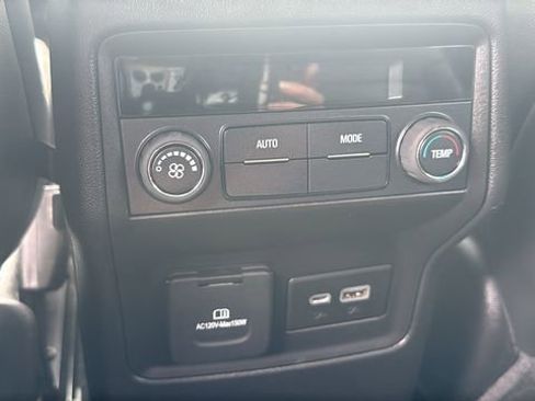 Used 2020 GMC Acadia SLT w/ Trailering Package FWD image 28