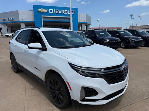 Used 2023 Chevrolet Equinox RS FWD image 1