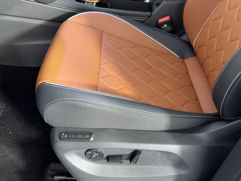 Used 2025 Volkswagen Tiguan SEL R-Line image 27