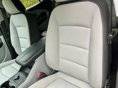 Used 2023 GMC Terrain SLE w/ LPO, Floor Liner Package image 10