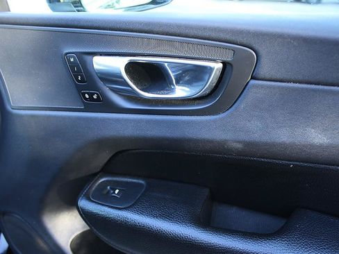 Used 2019 Volvo XC60 T5 Momentum w/ Premium Package FWD image 20
