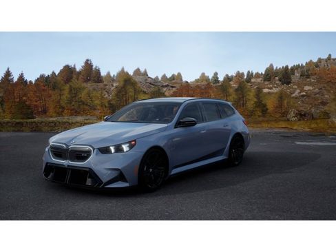 New 2026 BMW M5 Touring image 1