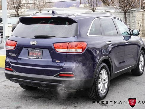 Used 2018 Kia Sorento LX image 19
