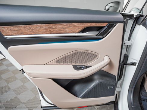 Certified 2025 Porsche Macan Electric w/ Premium Package RWD image 26