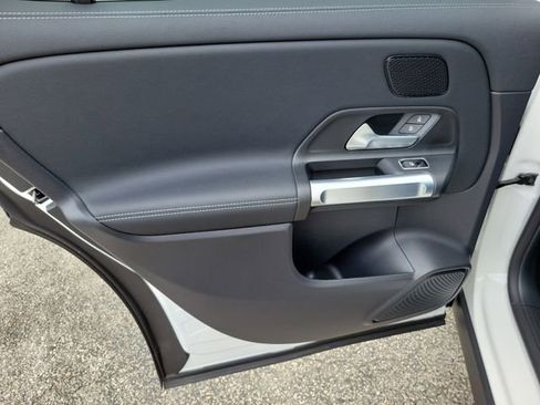 Used 2024 Mercedes-Benz EQB 250+ image 7