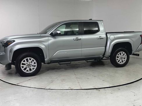 Used 2024 Toyota Tacoma SR5 image 5